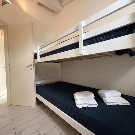 Alloro K&g House2 度假居 *