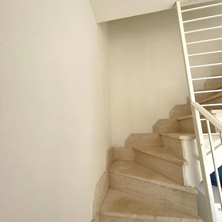 Alloro K&g House2